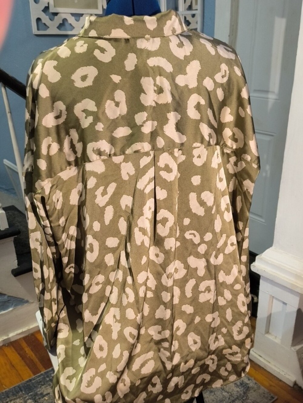 eesome Olive and Cream Leopard-Print Tunic - Picture 6 of 12